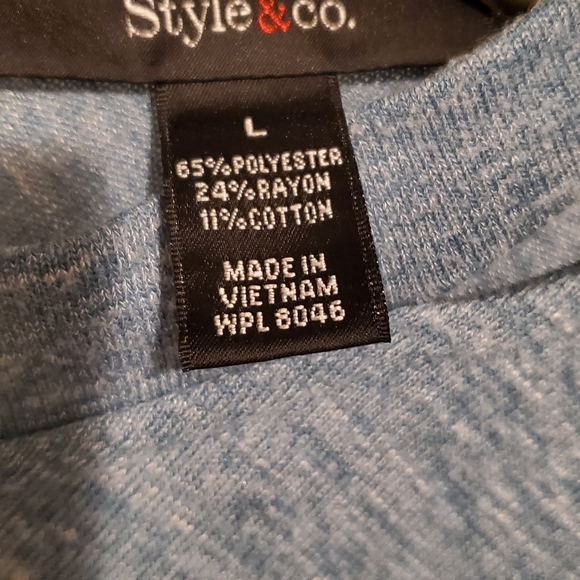 Light weight sweater top. - Picture 3 of 4